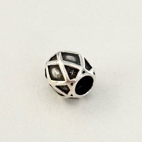 Pandora 925 Criss Cross Web Rare Retired Bead Charm - Picture 3 of 5